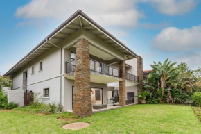 Exquisite Zimbali Villa - sleeps 8 (Wi-fi & Cart)